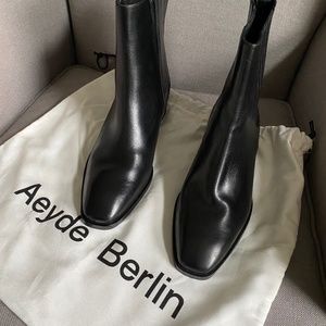 Aeyde Neil Calfskin Chelsea Booties